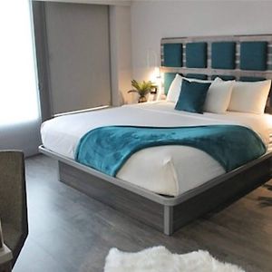 Signature King Room Mobility accessible
